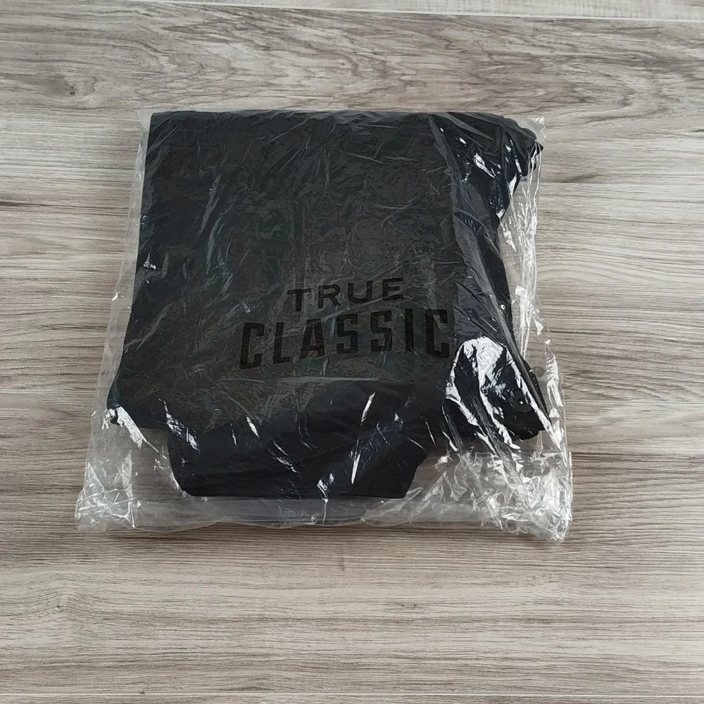 True classic Straight High-Stretch Jeans black‎ 36X32 New With Tags